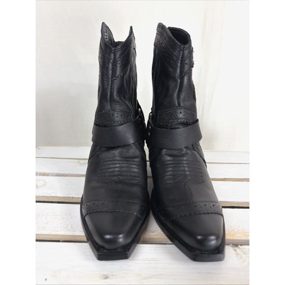 Volatile Shoes - NWT Very Volatile Cascade Black Western Short Boots #1063 Womens 6